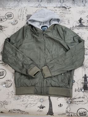 🇨🇦  Beautiful Giant Men  Bomber Jacket